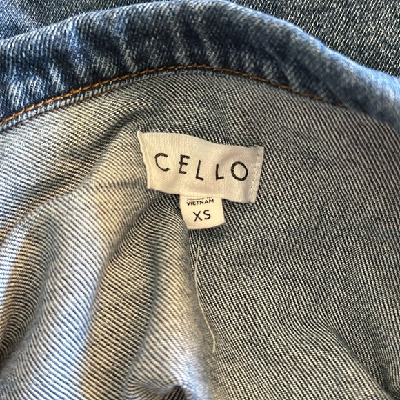 Women’s distressed denim jacket - Picture 4 of 4